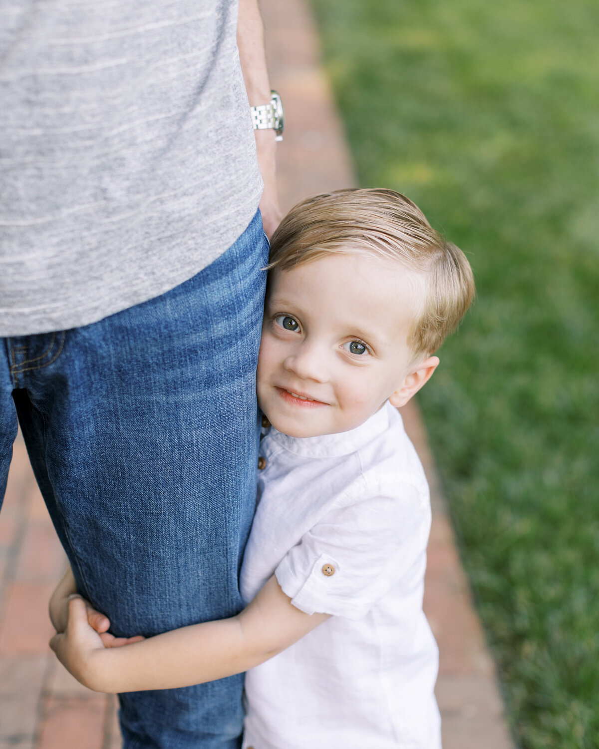Family portrait session in a Philadelphia park - 1