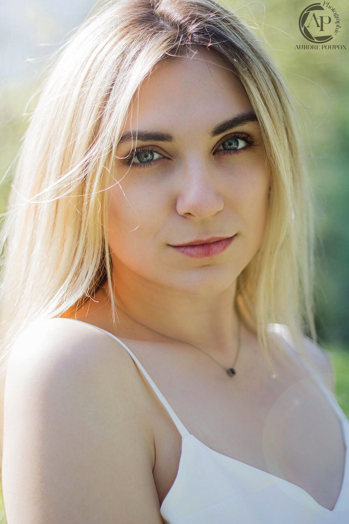 aurore poupon modele graphiste nevers paris annecy savoie haute savoie portrait commercial