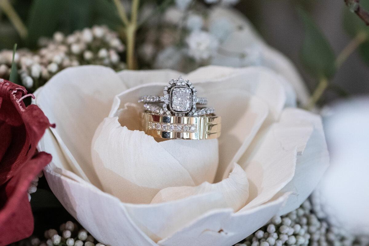 wedding rings in flowers