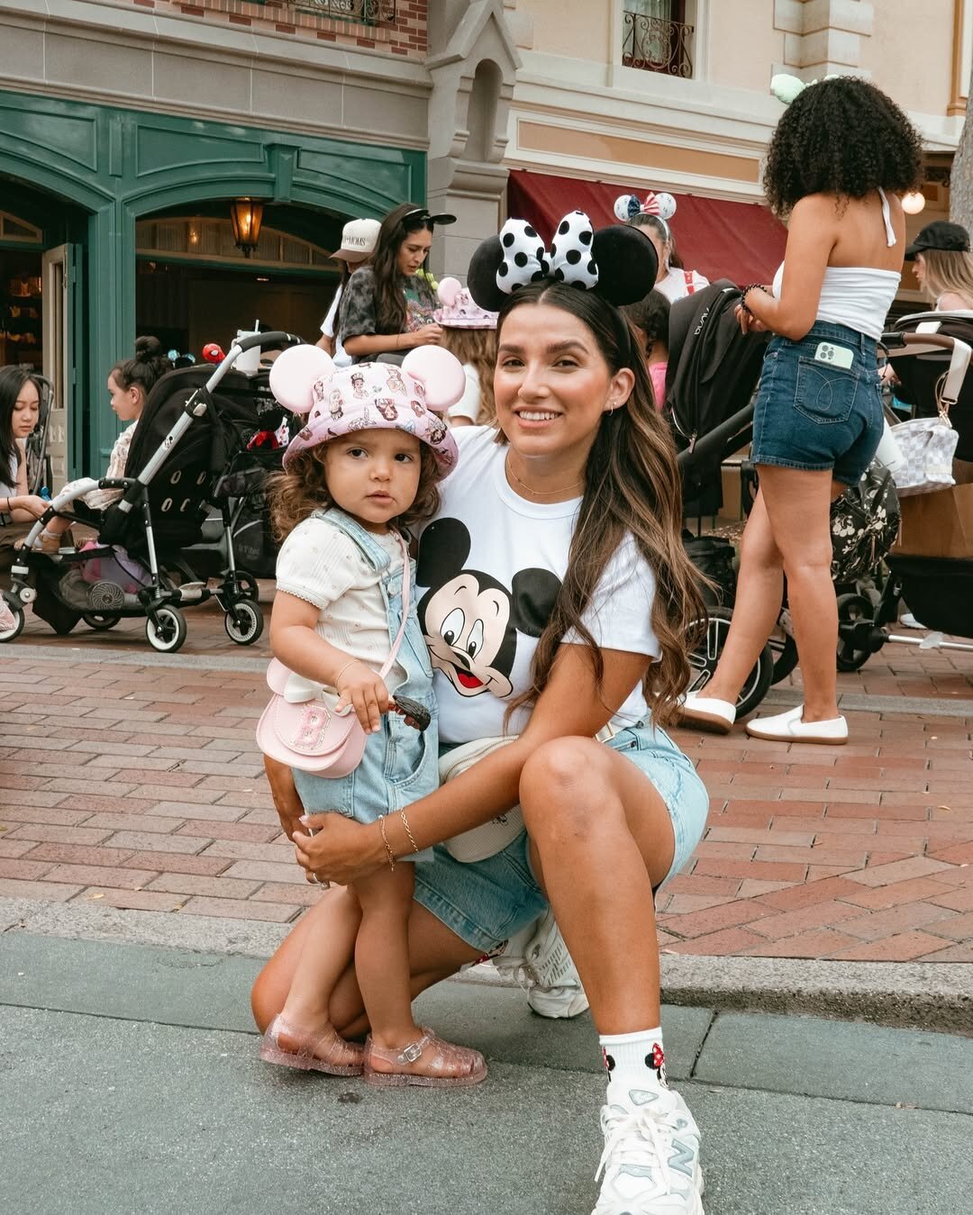 A quick SHOUT OUT to @_alinacryystal for putting on these walks & having me out. You’ve always been so supportive of me & I wanted to make a special post for you. THANK YOU, ALINA 🫶  Love you, friend!