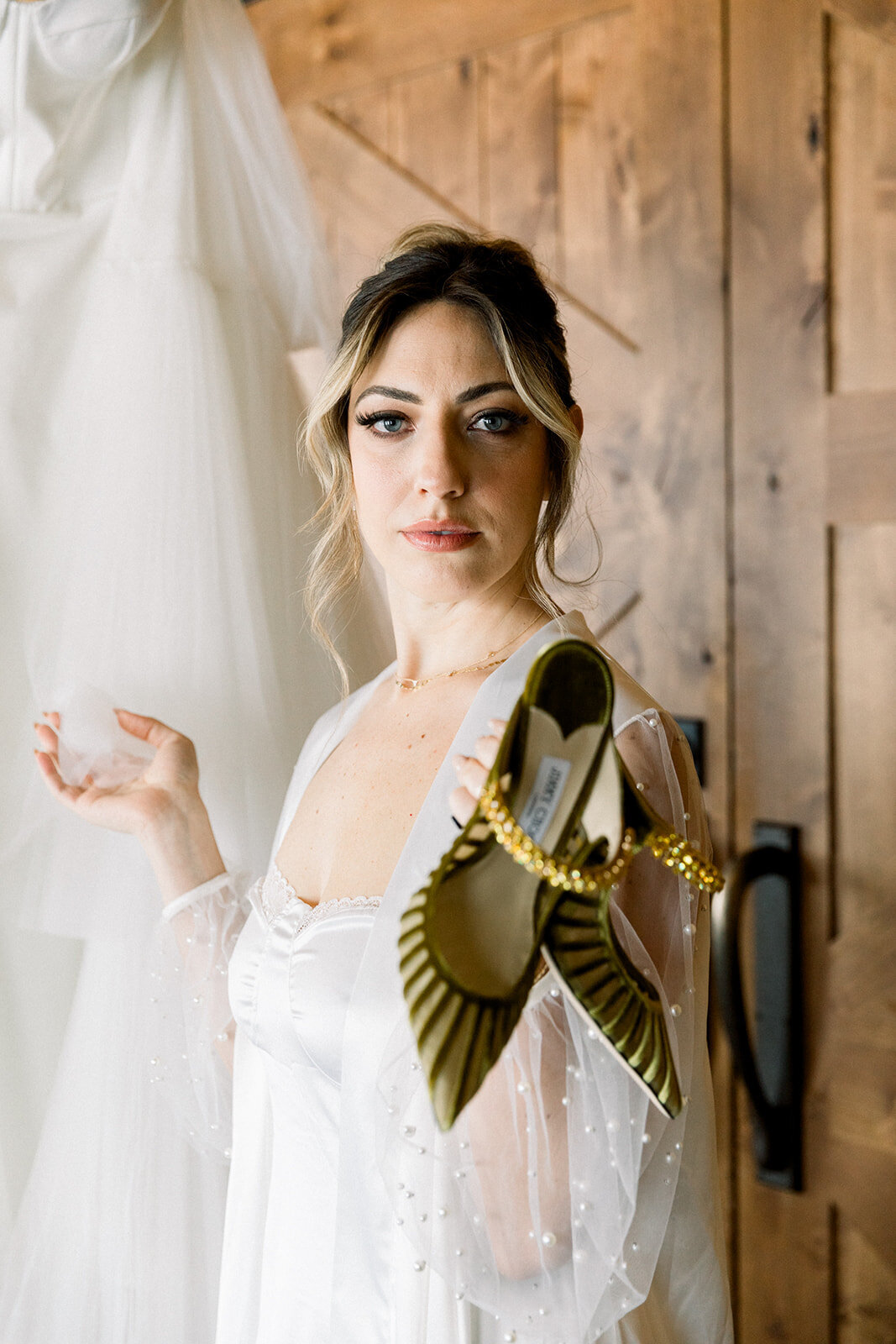 Devils_Thumb_Winter_Wedding_Editorial_by_Diana_Coulter_Submission-118