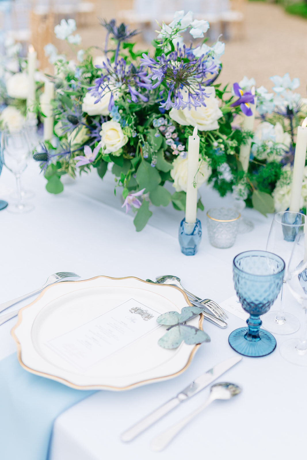 MorganeBallPhotography-Wedding-ZoeEdward-11-ChateauChamplatreux-Dinner-31-2745