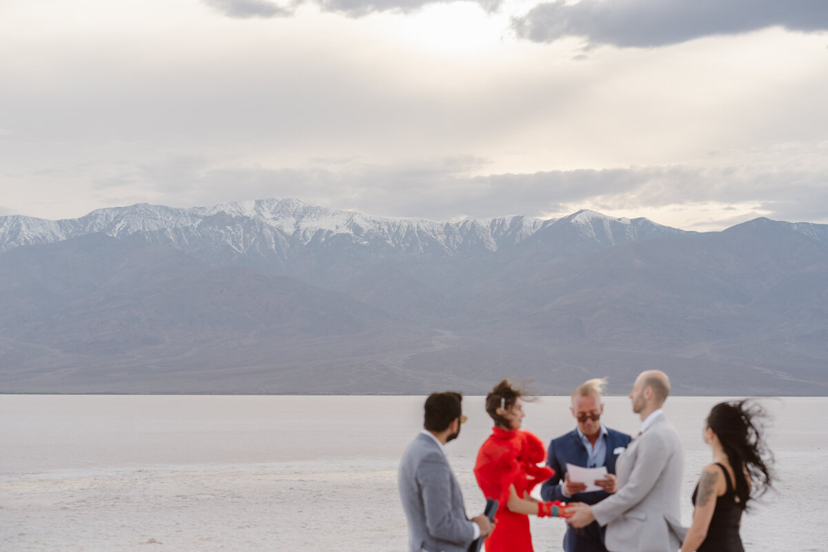 Death-Valley-Intimate-Wedding-11