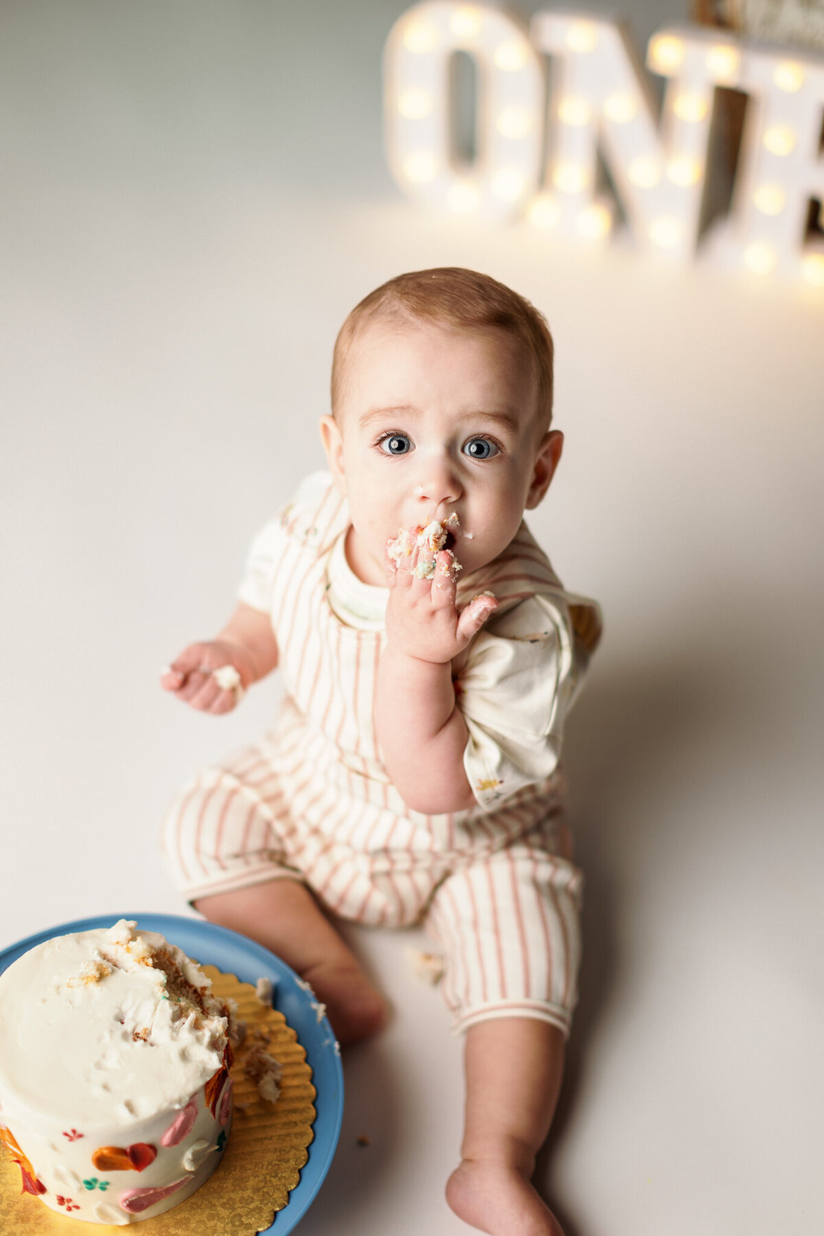 NW Arkansas cake smash photographer, cake smash photography near me, baby birthday photoshoot NW Arkansas