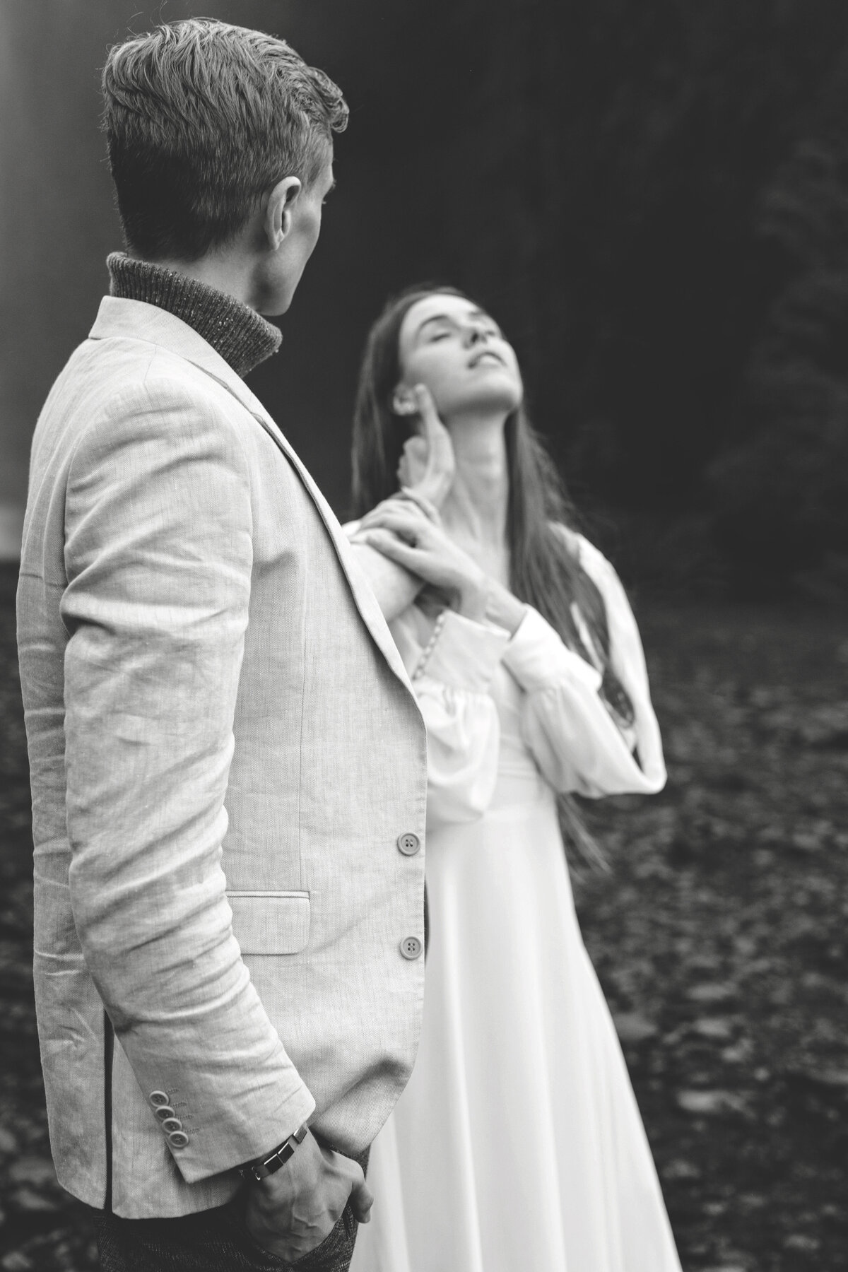 1jamiefindlayphotographyfashioneditorialphotographericeland-432bw