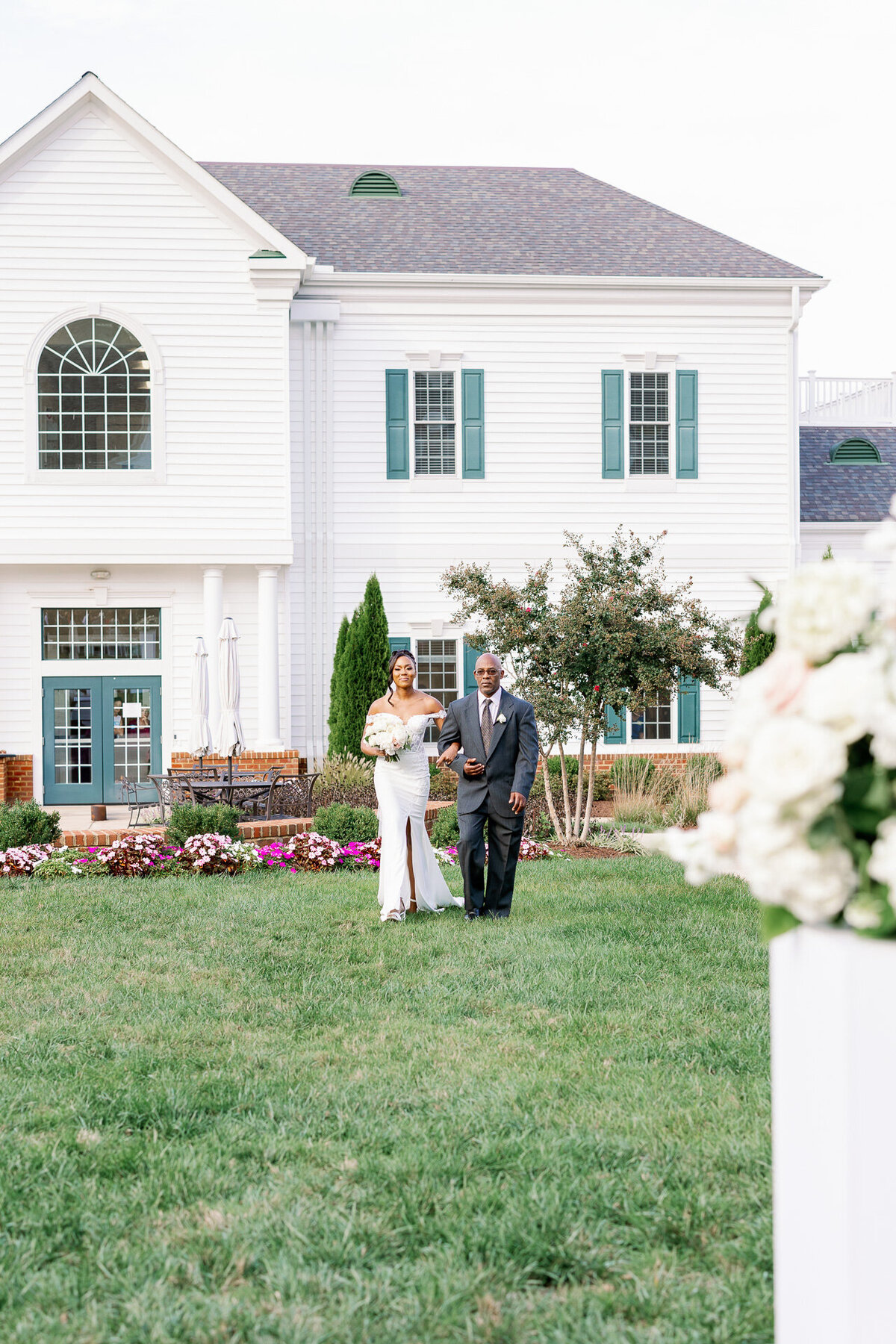 Heritage-Hunt-Golf-Country-Club-geinesville-virginia-wedding-photography-romantic-timeless-joyful-221