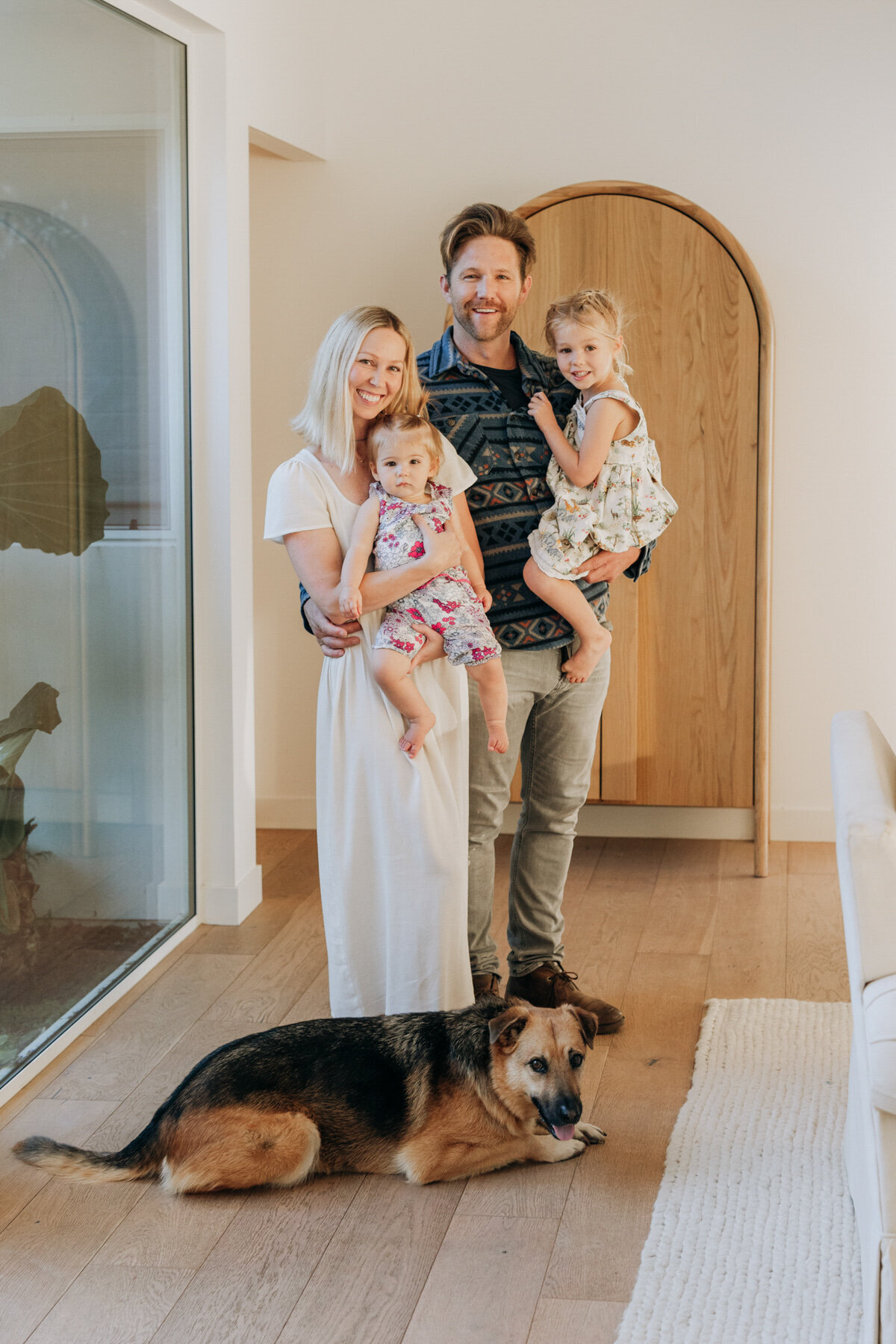 Zoom_Theory_Family_0018