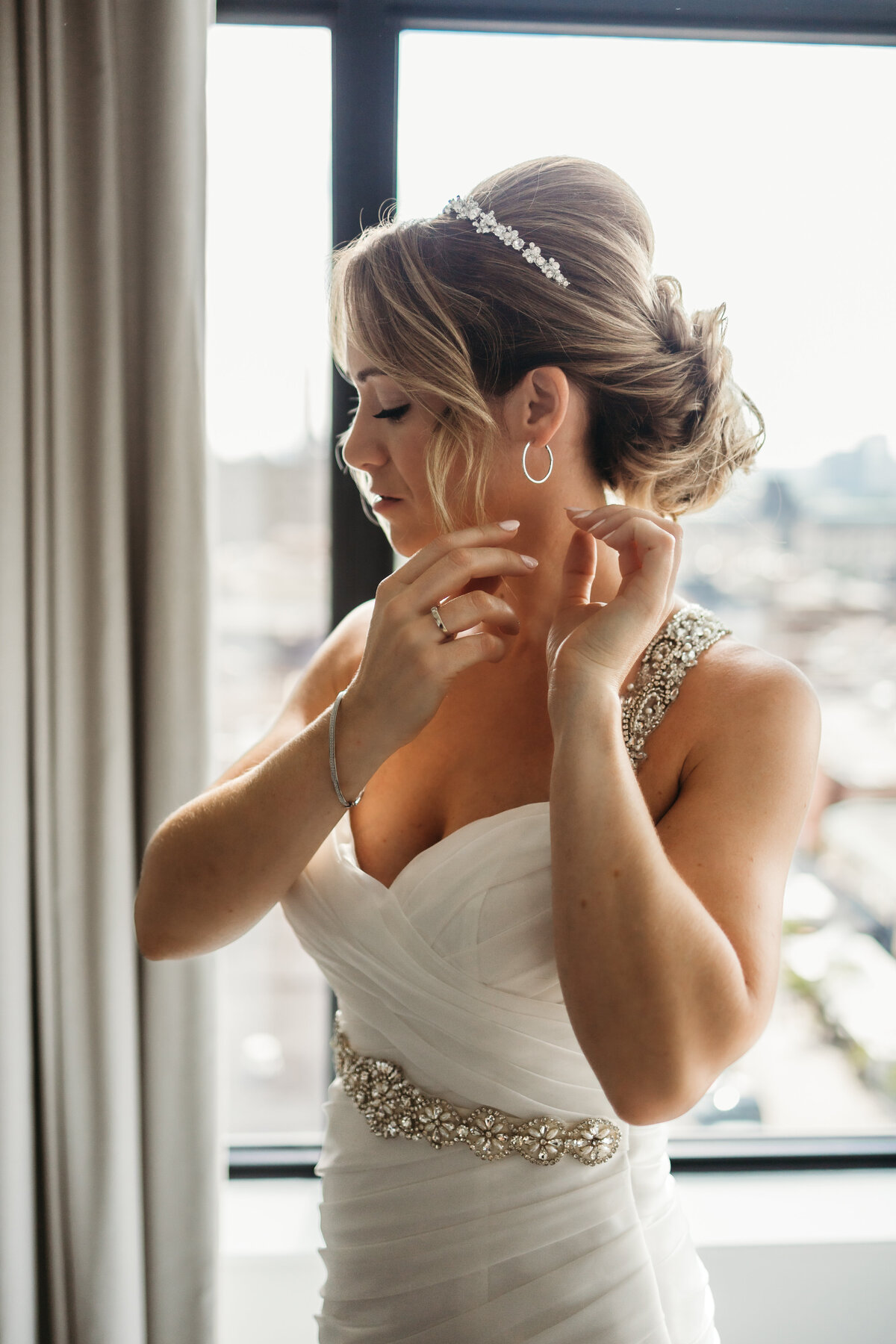 Bride getting ready at Andaz Hotel in  the Byward market inOttawa