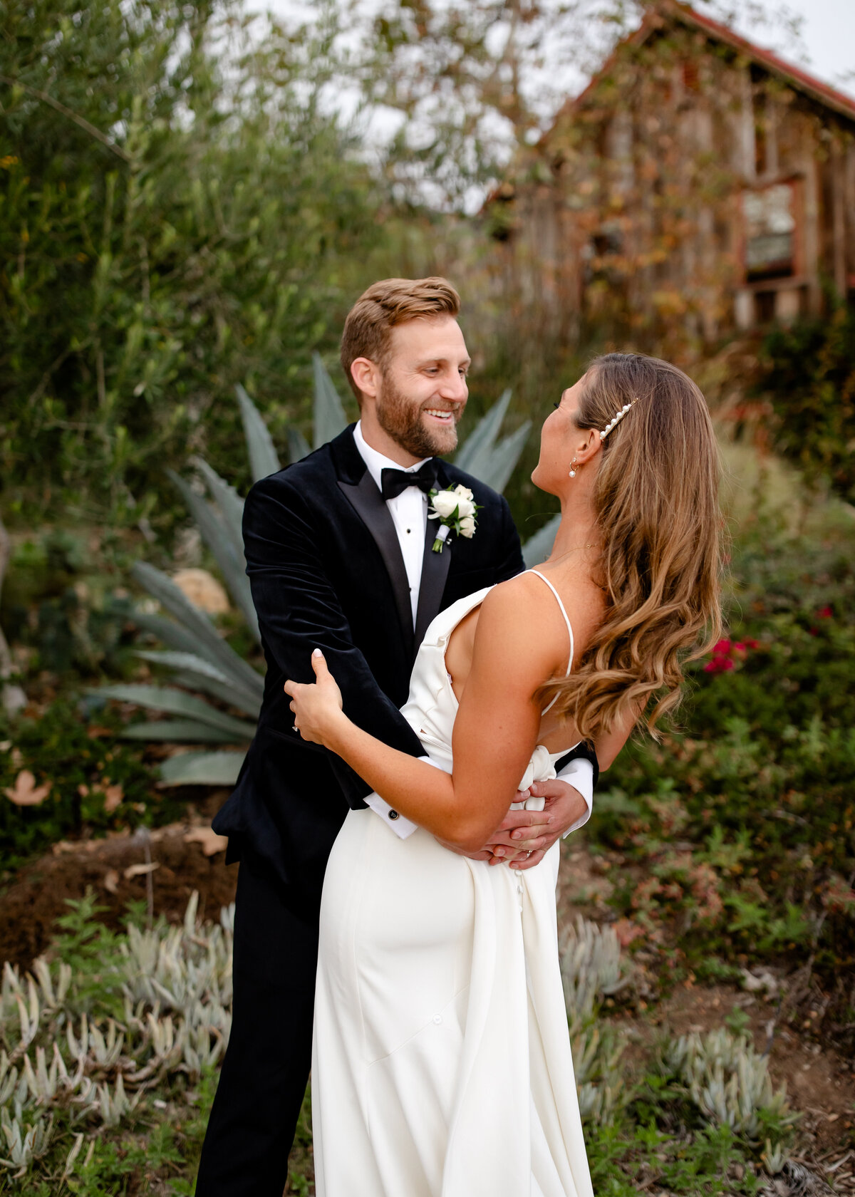 10222023_MaryBeth+BryceWedding_VenturaCA_AnjaJensenPhotography-329