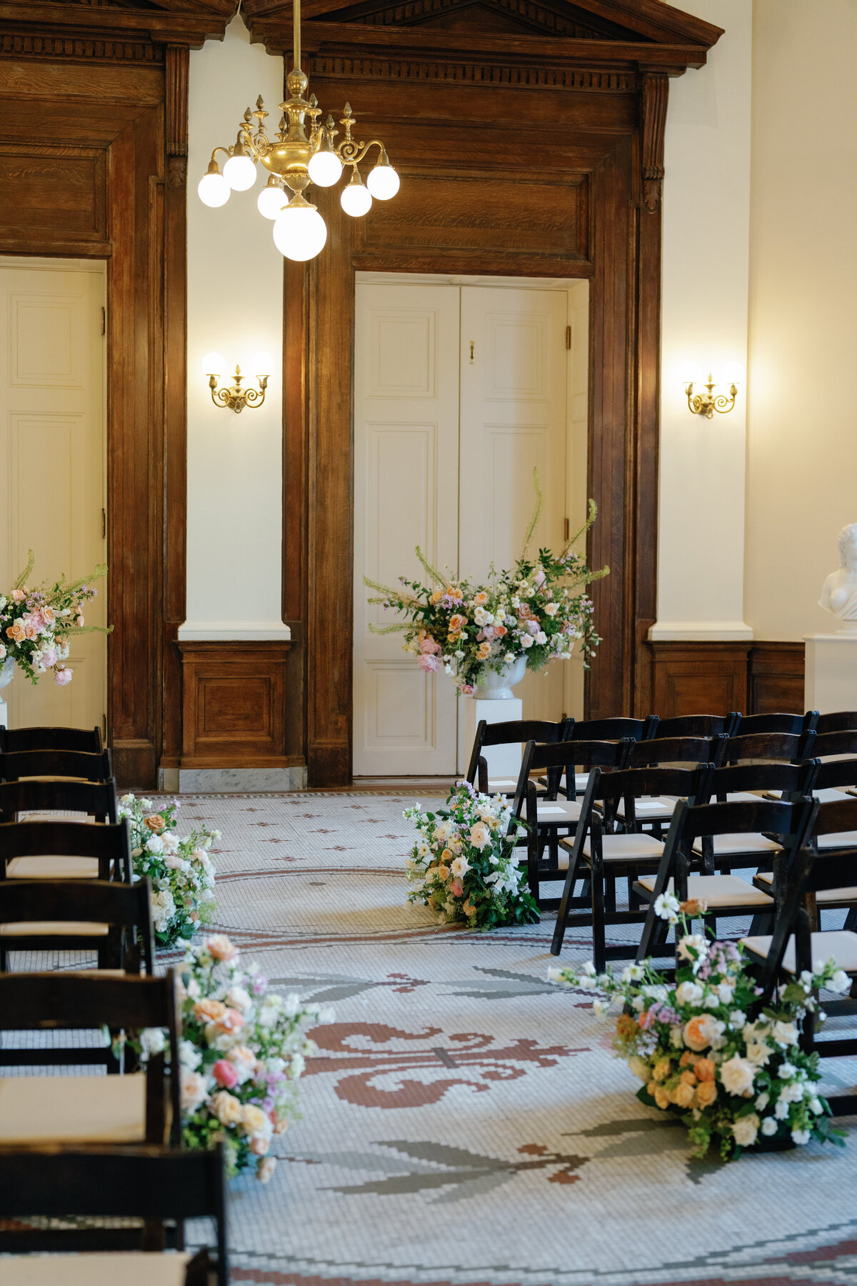Lizzie Baker Photo _ Gibbes Museum Wedding _ Charleston Wedding Photographer _ Lowcountry Wedding _ Charleston Tented Wedding-44