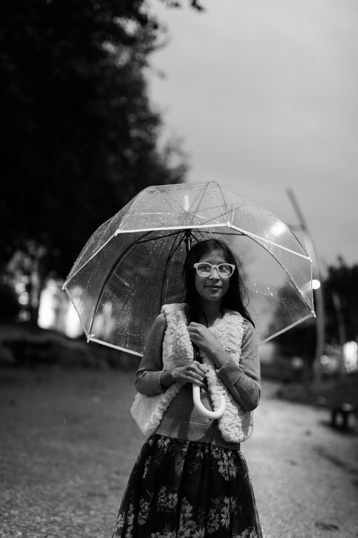 girl-with-umbrella-in-santa-monica
