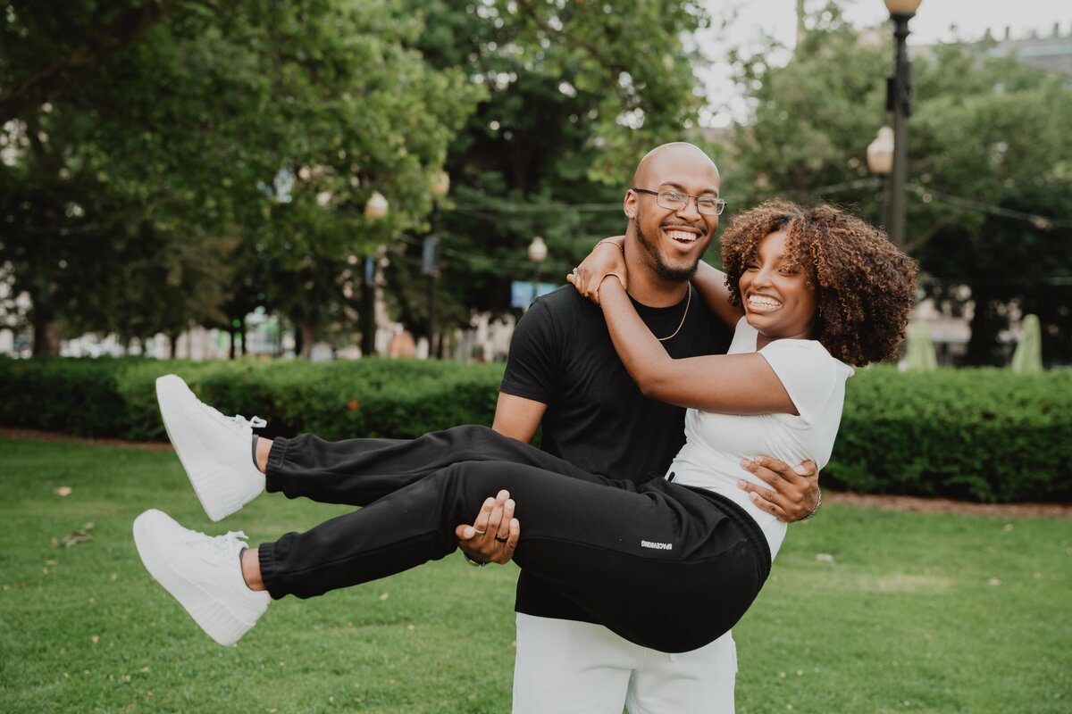 engagement-casual-downtown-detroit-photos