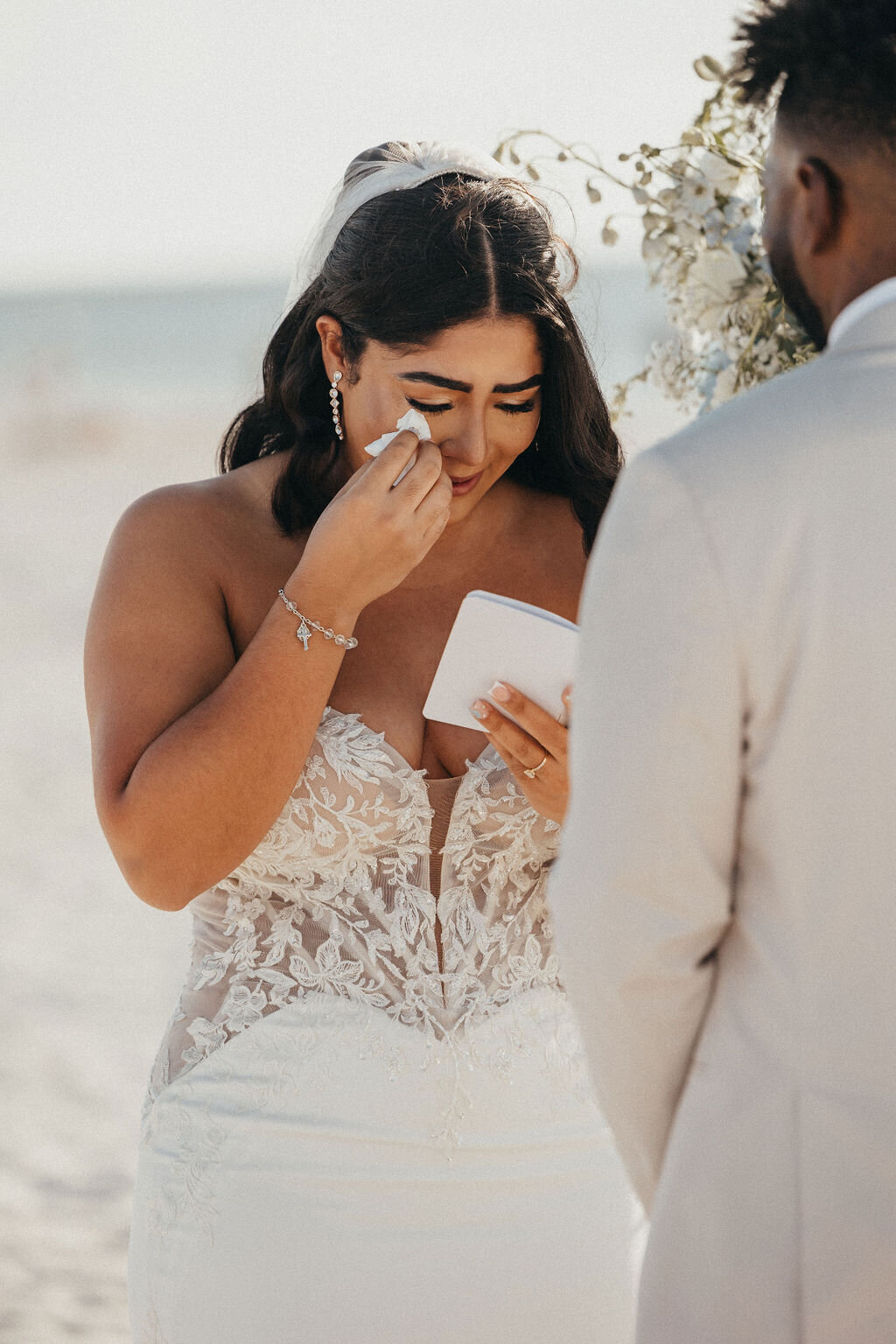 ariel-amir-photo-florida-beach-elopement-pass-a-grille-beach-chantilly-chic-celebrations-12