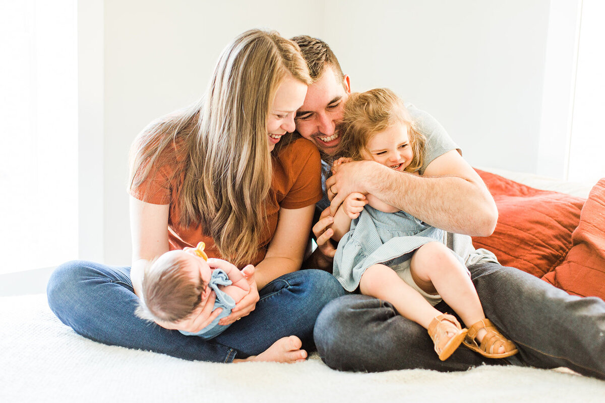 in home family newborn photoshoot