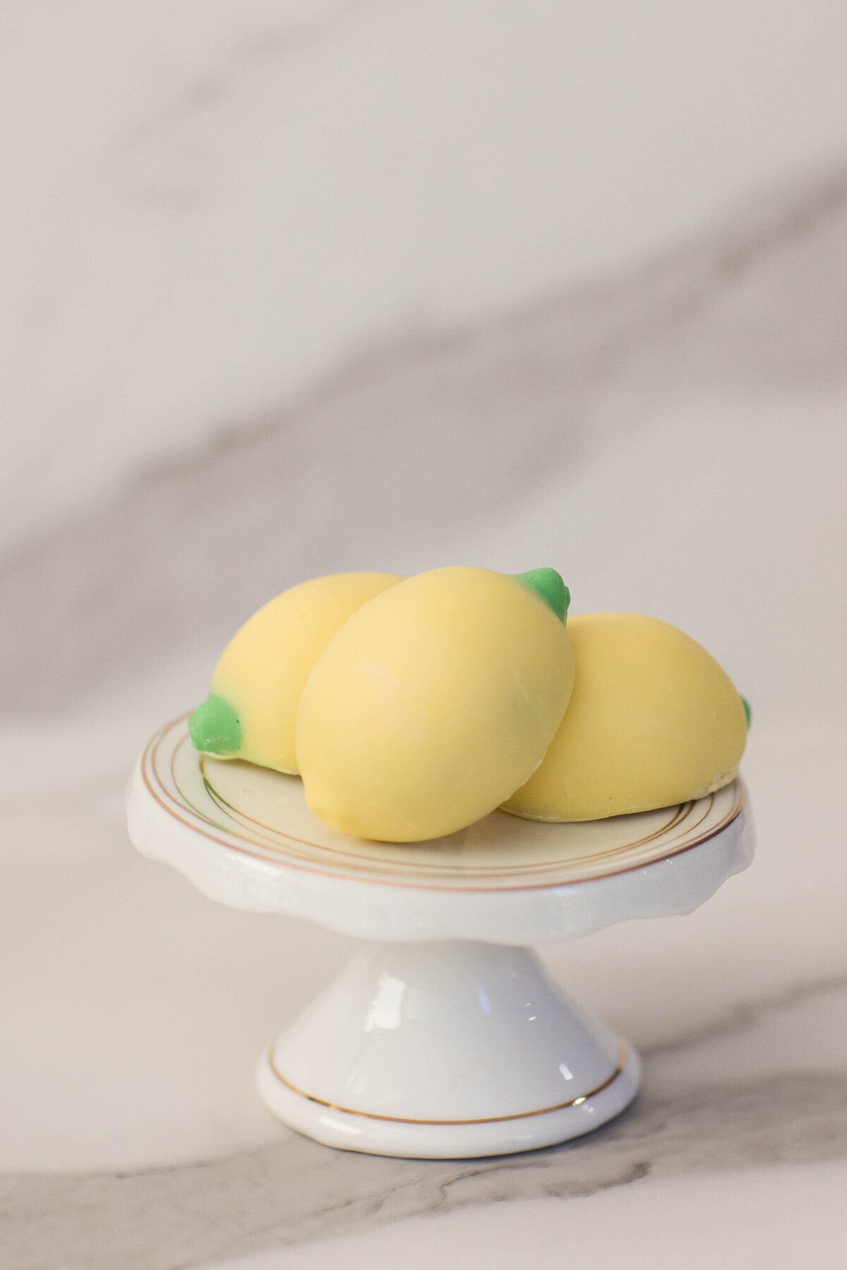 personal-branding-photography-baker-lemon-cakes