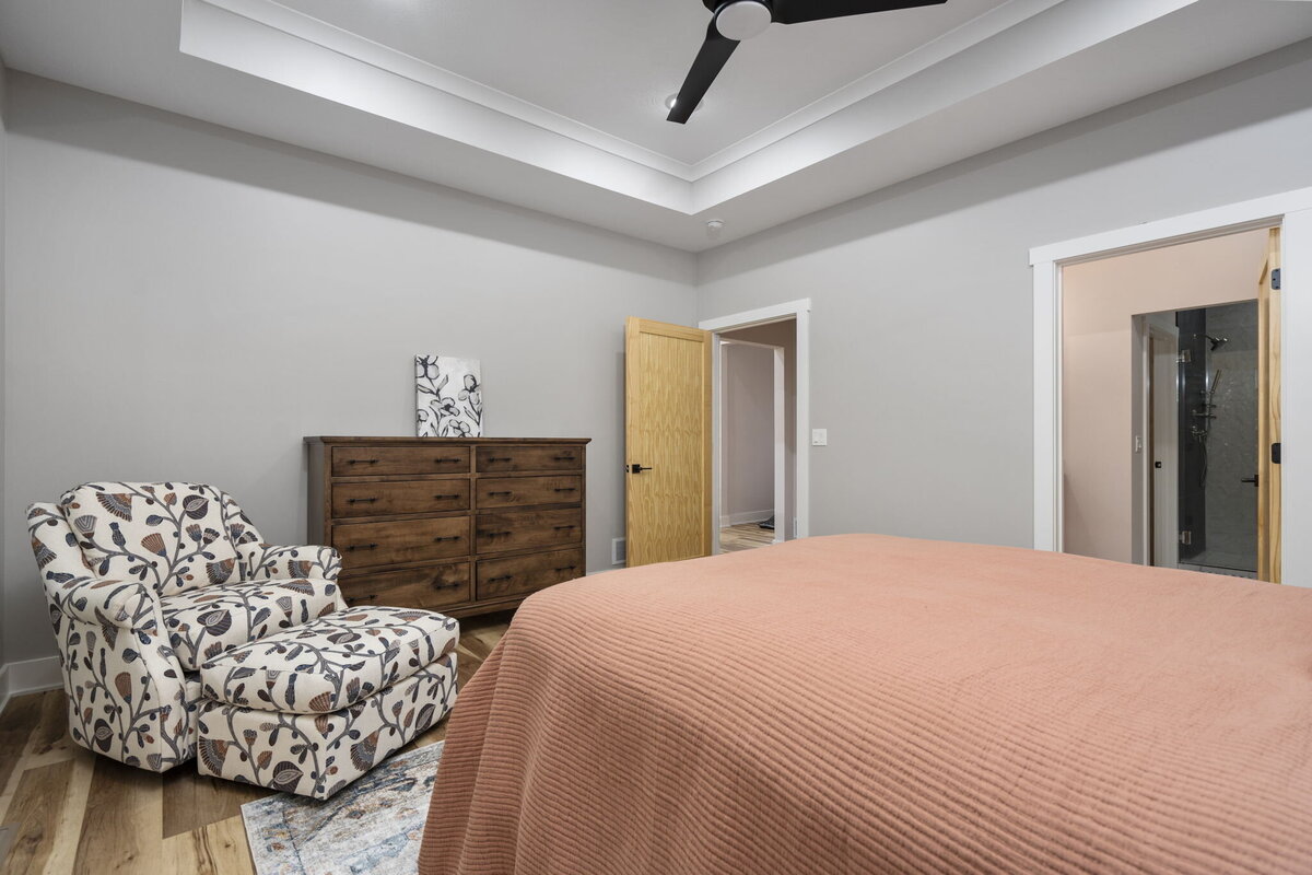 11-web-or-mls-JEL01709