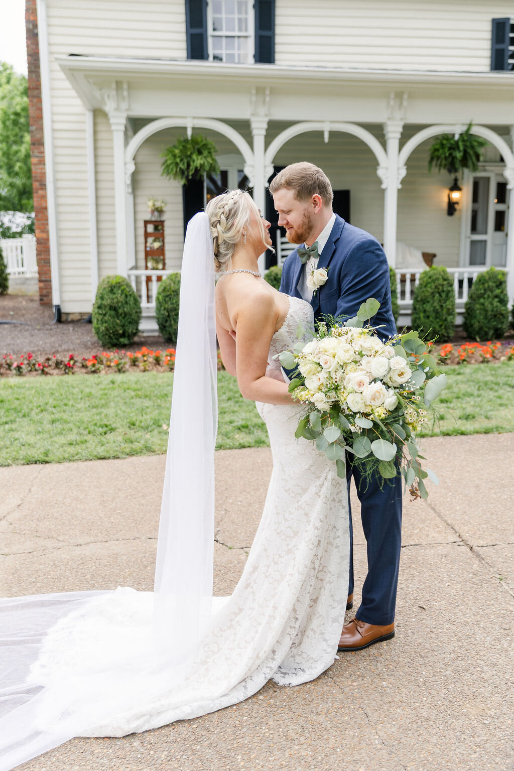 spring-wedding-outdoor-cool-springs-house-brentwood-tn-0623