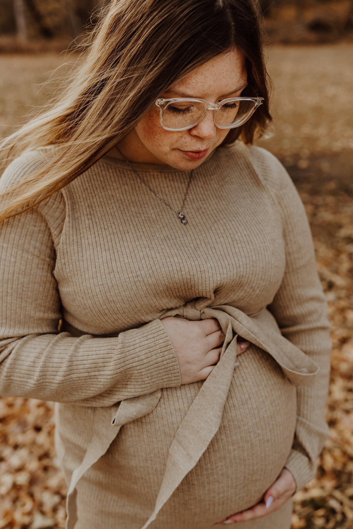 Fall-maternity-session-Iowa-Storyteller-Collective-Photo-Co