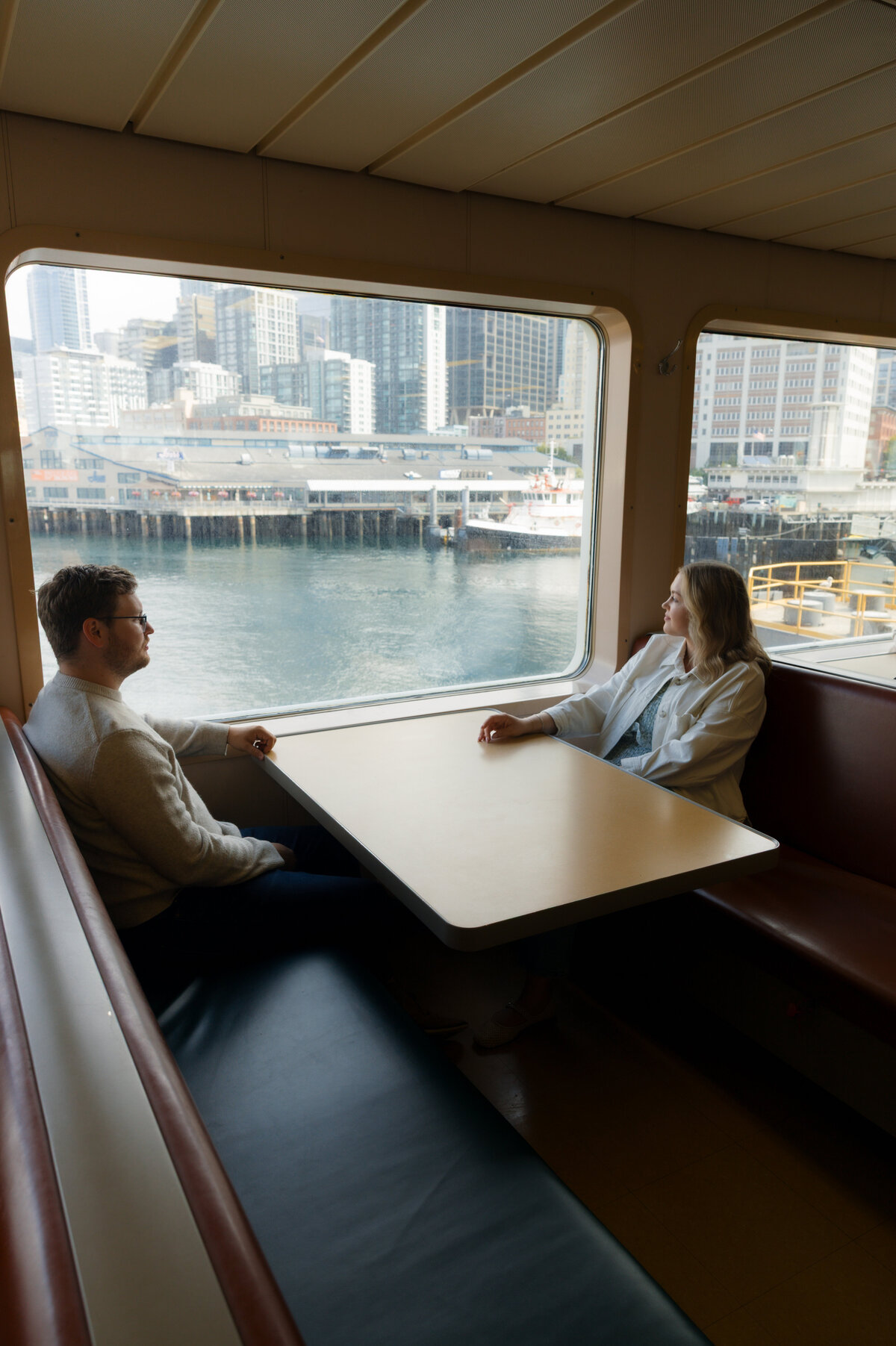 SeattleFerryCouplesPhotography38