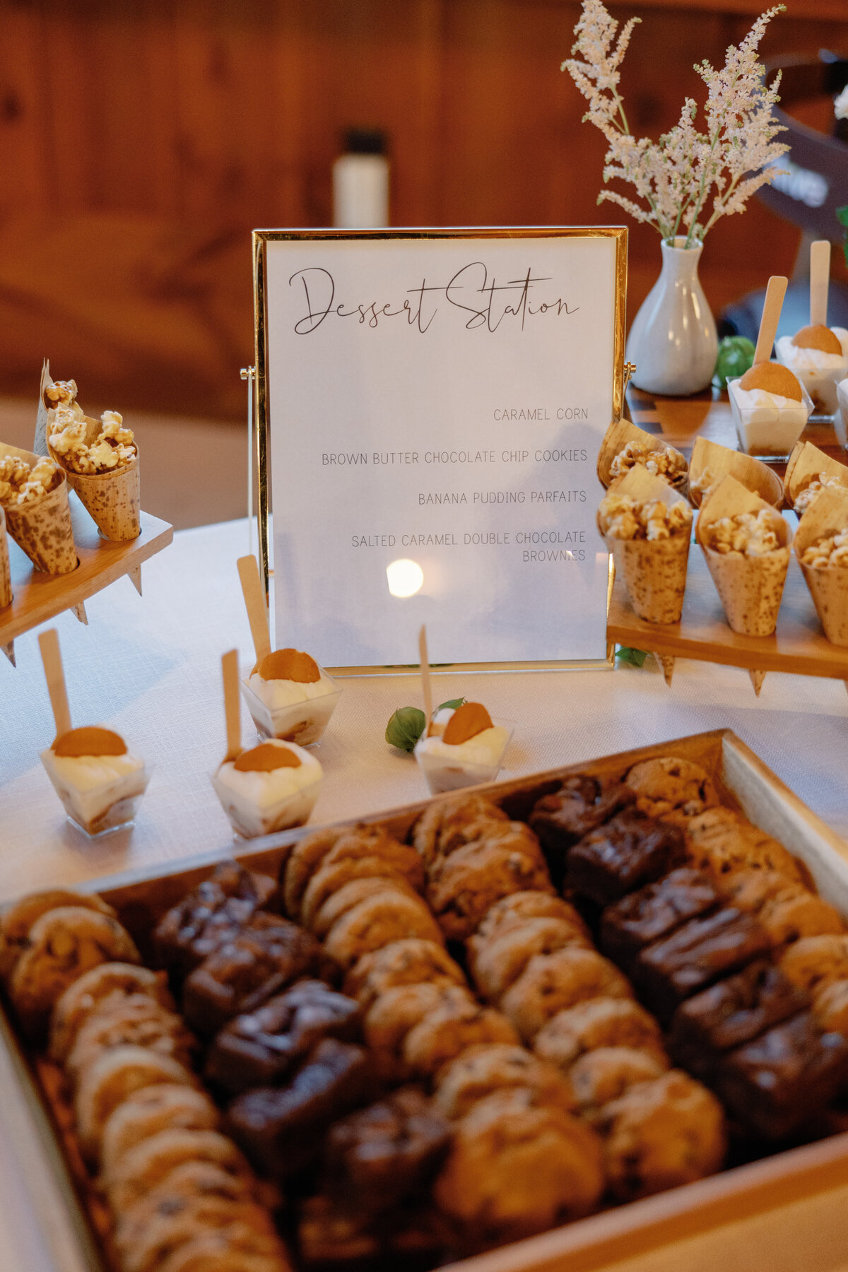 wedding-dessert-station-at-willow-hill-ct