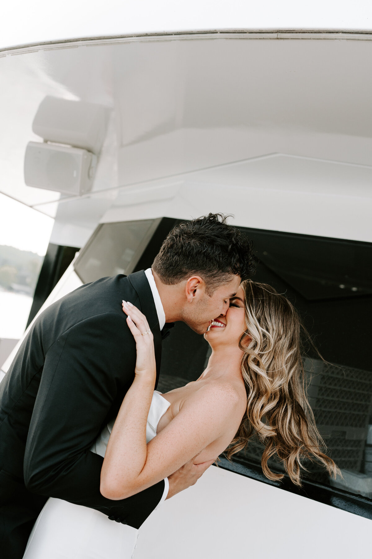 abby-parker-lake-minnetonka-wedding-76