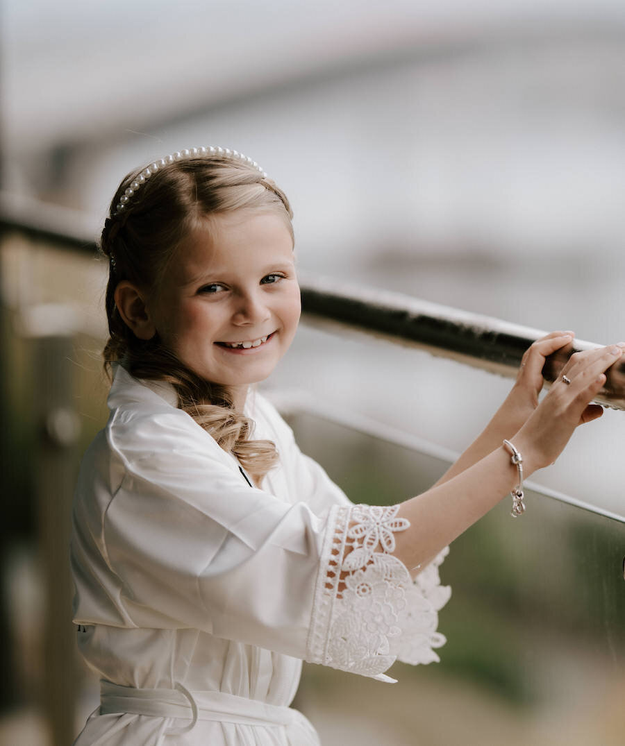 Nicola-Campbell-Timeless-Wedding-Photographer-Scotland-Doubletree-by-Hilton-North-Queensferry-Mr&MrsDavidson-7