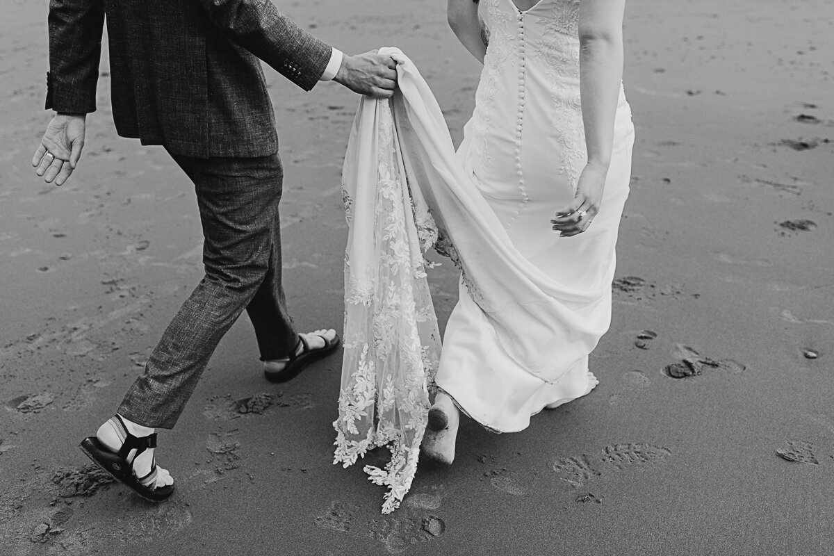 washingtonelopementphotographer-fernacreswedding-forkswashingtonwedding-pnwelopement-116