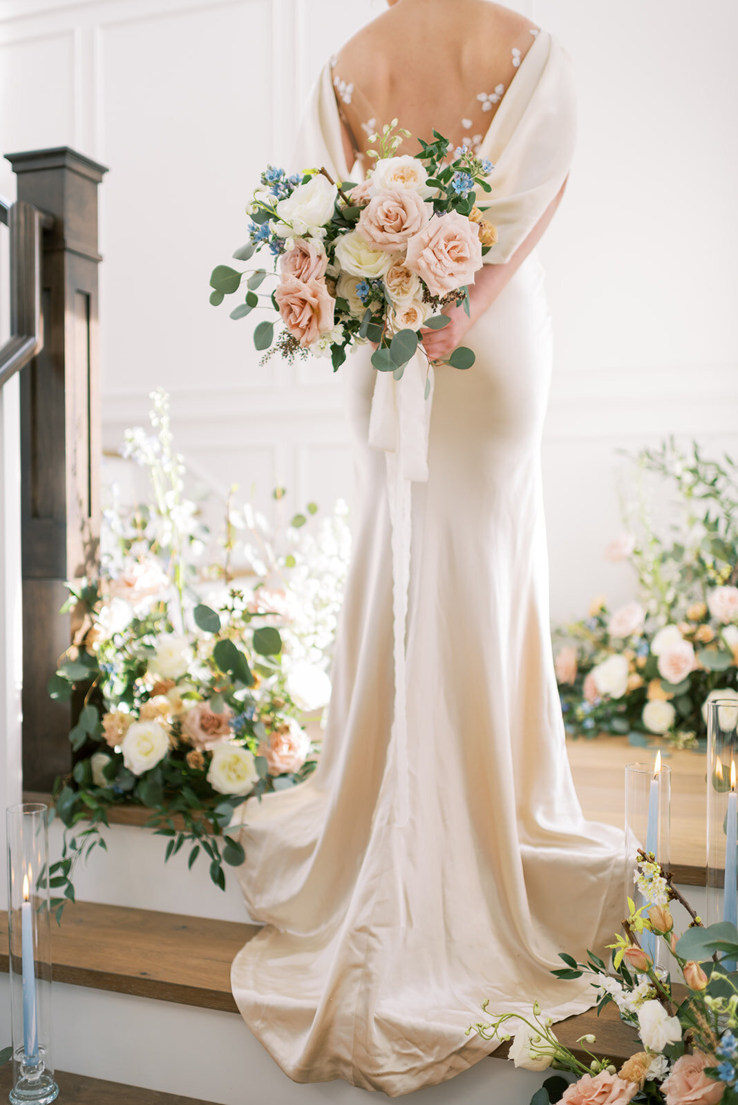 Edmonton-Wedding-Planner-Bride-With-Bouquet