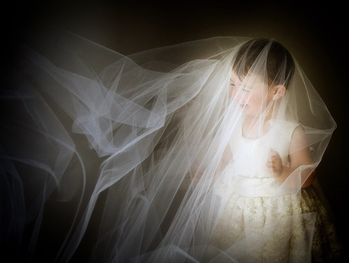 flower girl in veil, wedding Rockhampton QLD