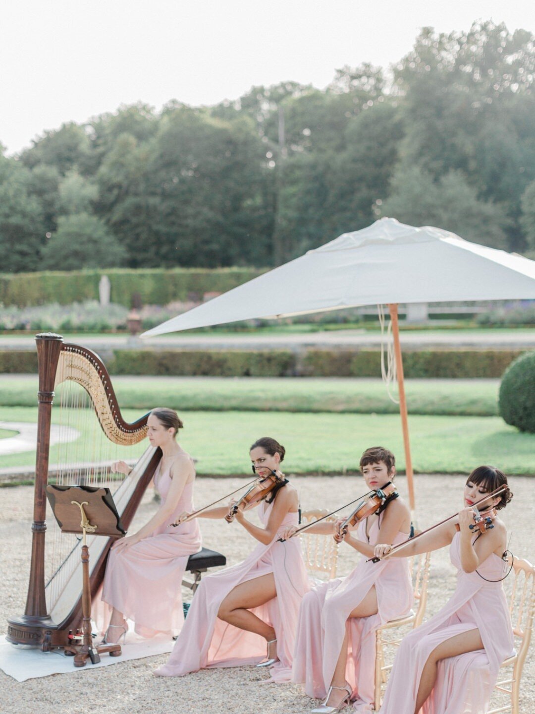 Fairytale Castle Wedding Chateau de Vaux-le-Vicomte France by @alejandrapoupelevents 17