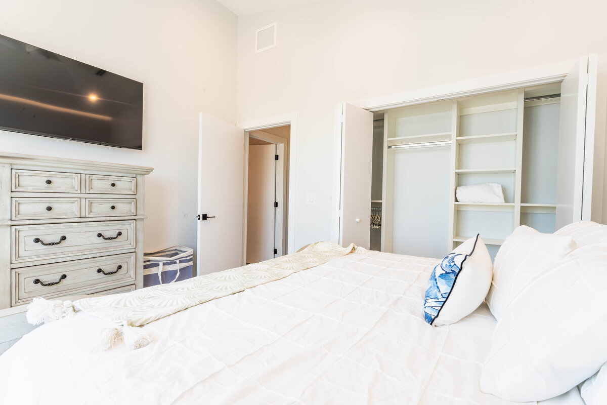 Bedroom 5 (3)