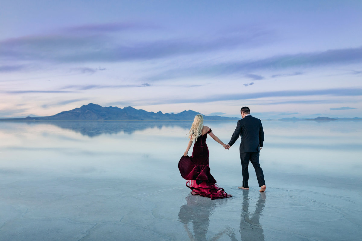 bonneville salt flats utah elopement engagement photographer sunset reflection