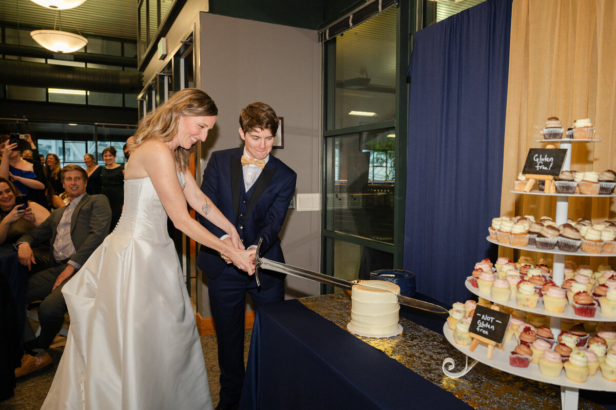 Bellingham-Cruise-Terminal-Wedding_Caylie-Mash-Photography_AB47