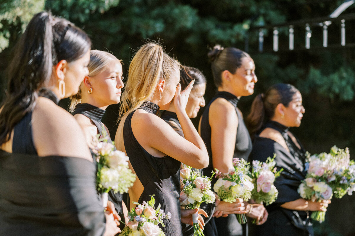 bridesmaid-crying-during-ceremony