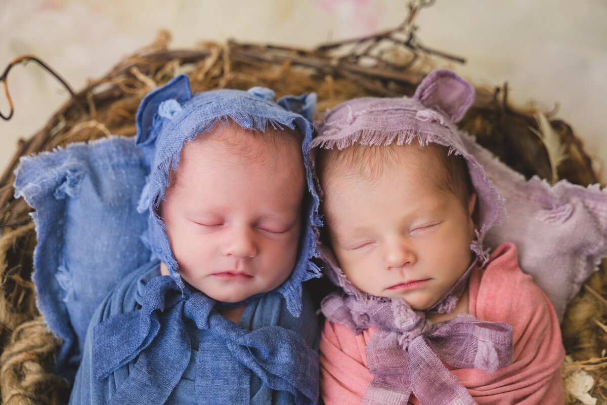 20250612-AnnaMunandarPhotography-MeganMullins-TwinBaby-MargotHenry-2430srgb-edit3000