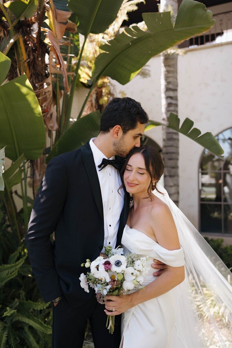 Joyful garden wedding photo by photographer Puerto Rico

