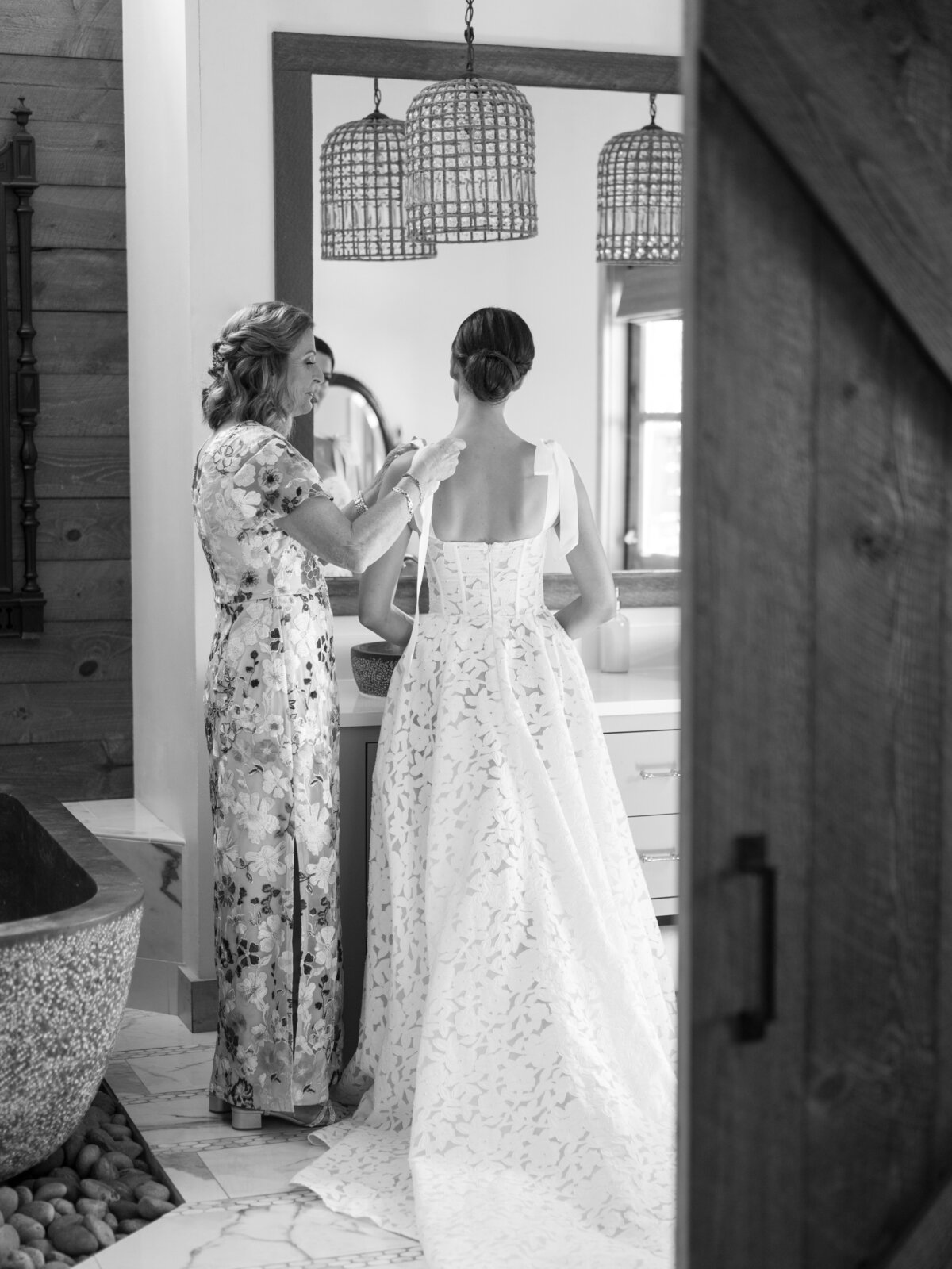 Austin Wedding Photographer | Camp Lucy Ian's Chapel-12
