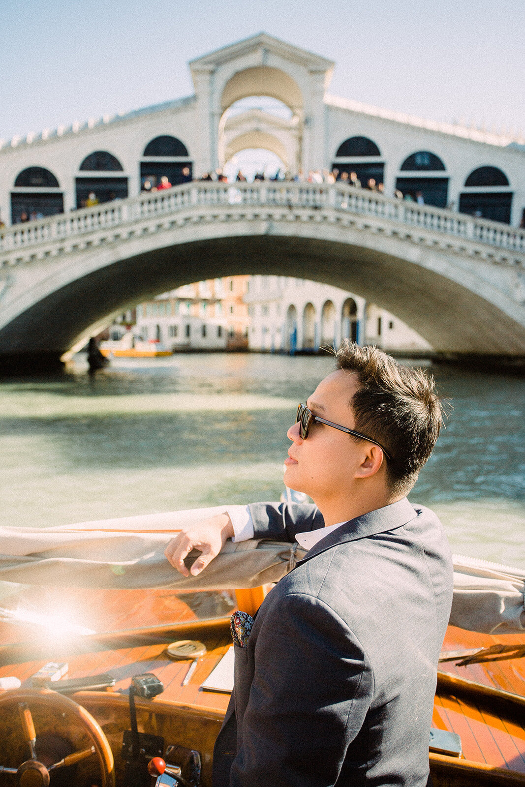Venice-taxi-boat-luxury-photoshoot-couple-wedding36