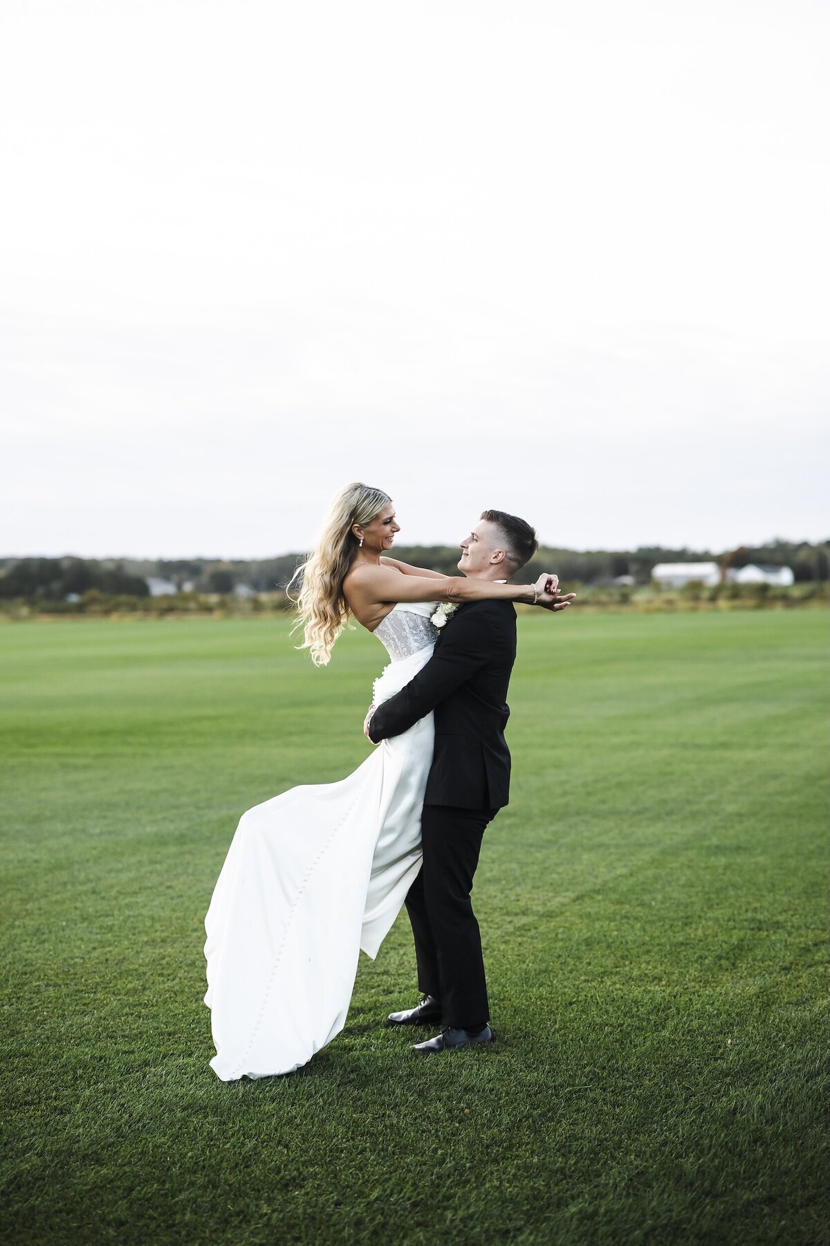 bride-and-groom-wedding-photos