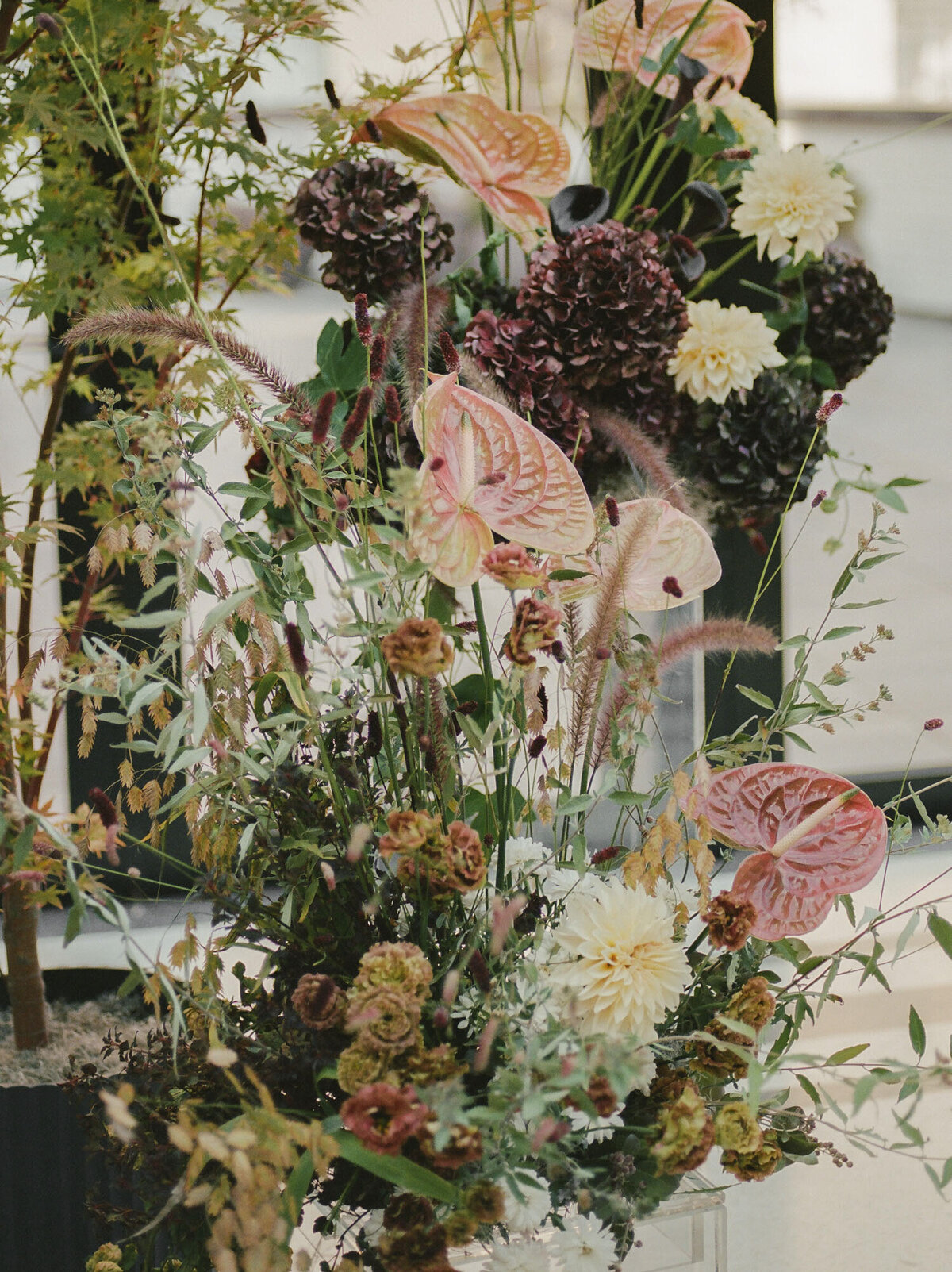 fall wedding flowers, ceremony install, Birdy Room wedding at Shinola Hotel