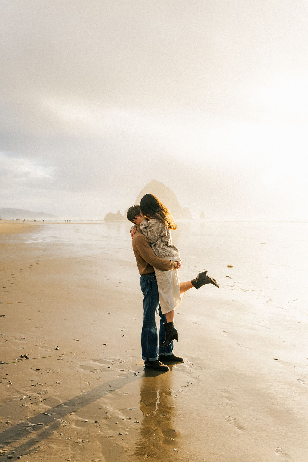 AJ Photography Armando Nevarez Wedding Photographer Filmmaker Cannon Beach Latourell Falls Oregon Weddings Elopement Elopements Photography Adventure Emotive Documentary1 (17)