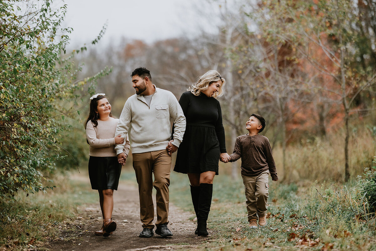 Guillen Family_ Moon Media LLC-2632_websize