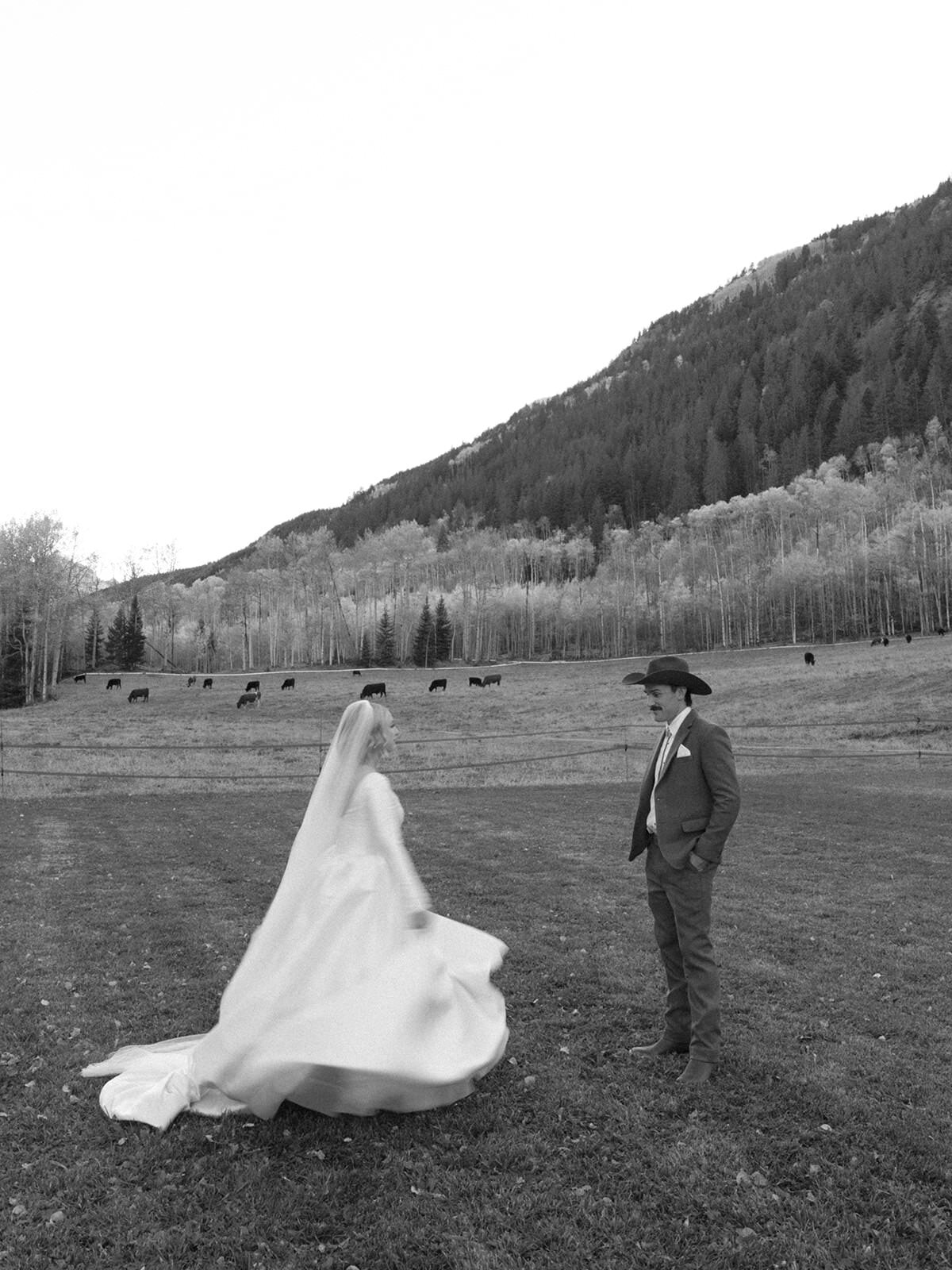 Aspen fall tented wedding at t lazy 7 ranch_RxL-103