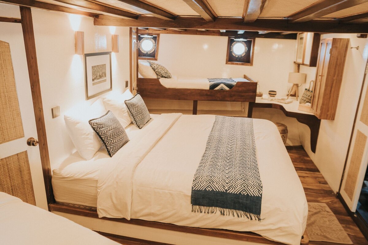 Magia II Luxury Yacht Charter Komodo Mola Mola 0005