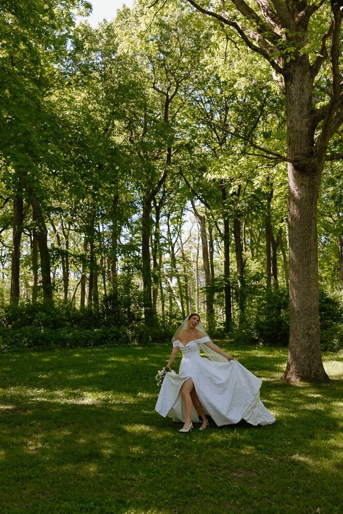 Nichole-Babiez-Photography-wedding-photographer-lincolnshire-marriott-forest-preserve-modern-elegant-whimsical-luxury-editorial-destination-29