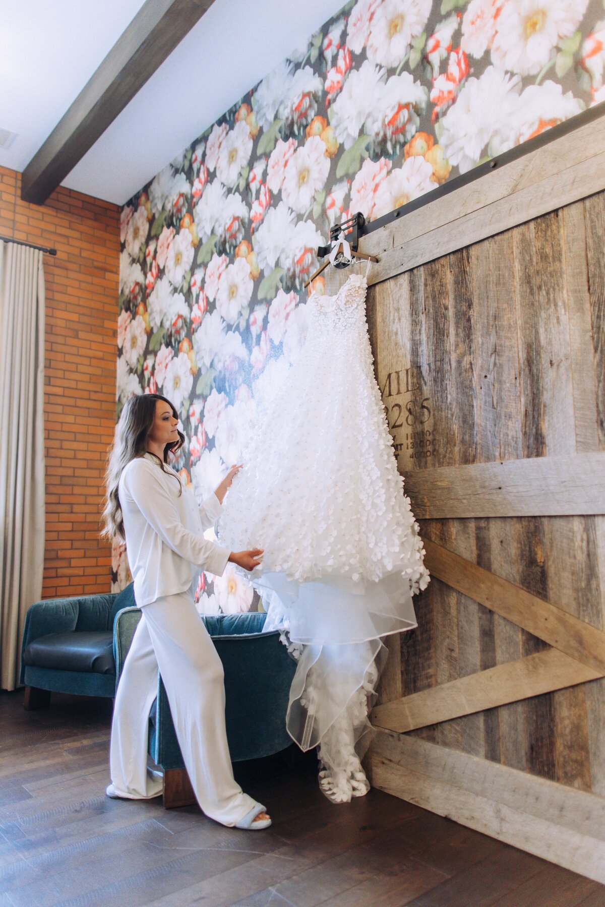 Emily&Chase_TheRenaissanceTheDepot_FlowEventGroup-106
