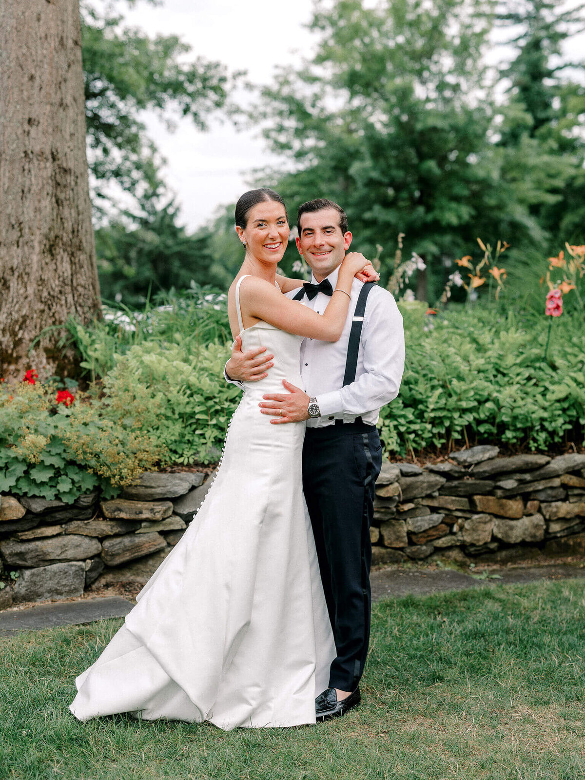 Lauren-Baker-Photography-New-Hampshire-Colorful-Garden-Wedding-119