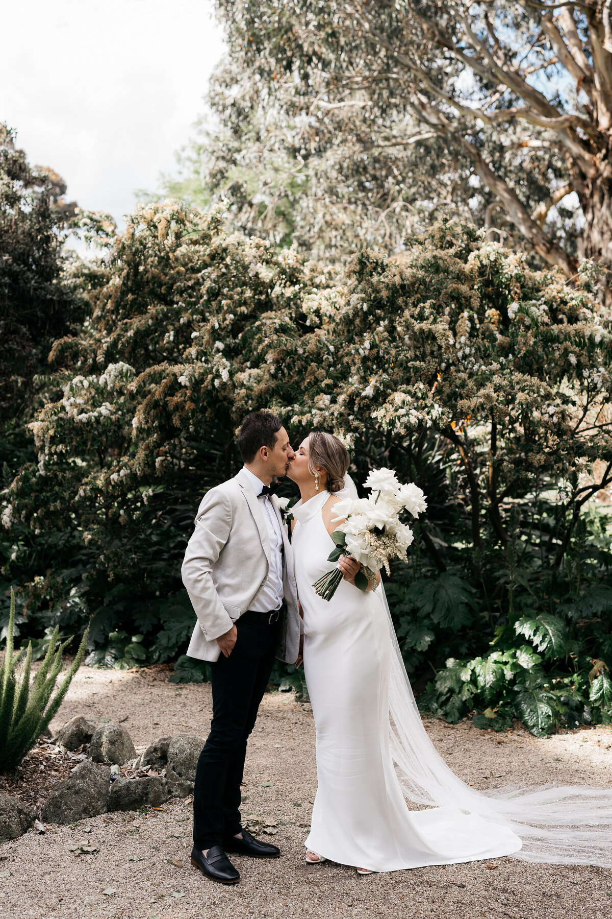 Courtney Laura Photography, Pier Farm, Williamstown Botanic Gardens, Robyn and Fabian-323