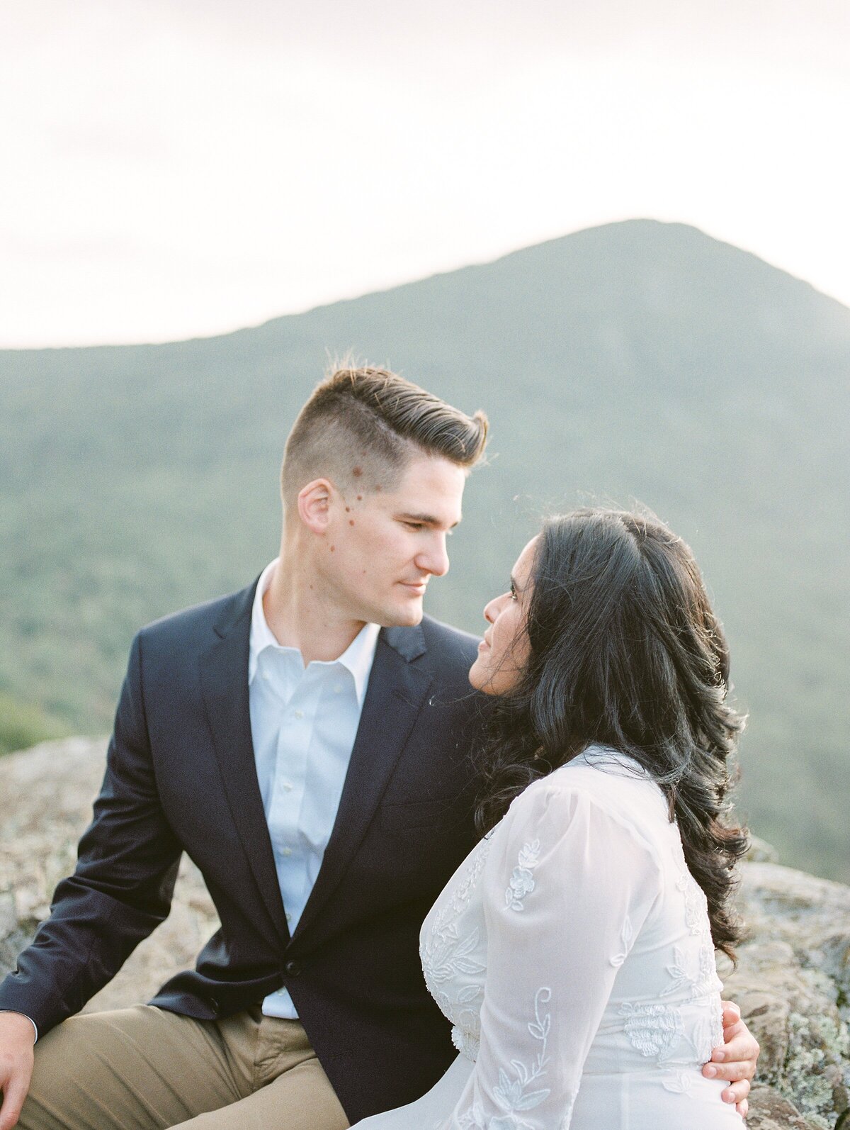 shenandoah-national-park-engagement-photos-virginia-film-photographer7