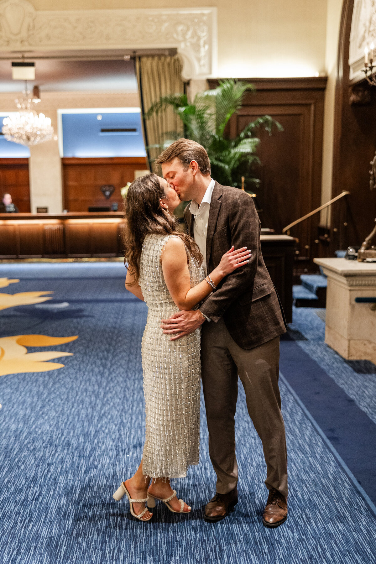 winter-chicago-wedding-the-drake-13